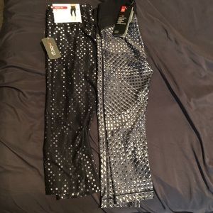 Bundle of 2 pairs of cropped leggings
